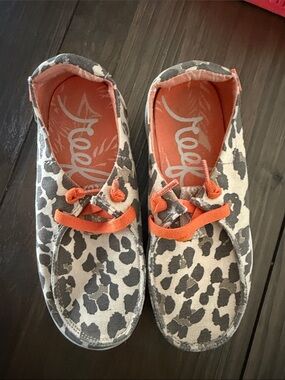 Reef Kids Slip-On Sneakers in Gray Leopard with Orange Accents